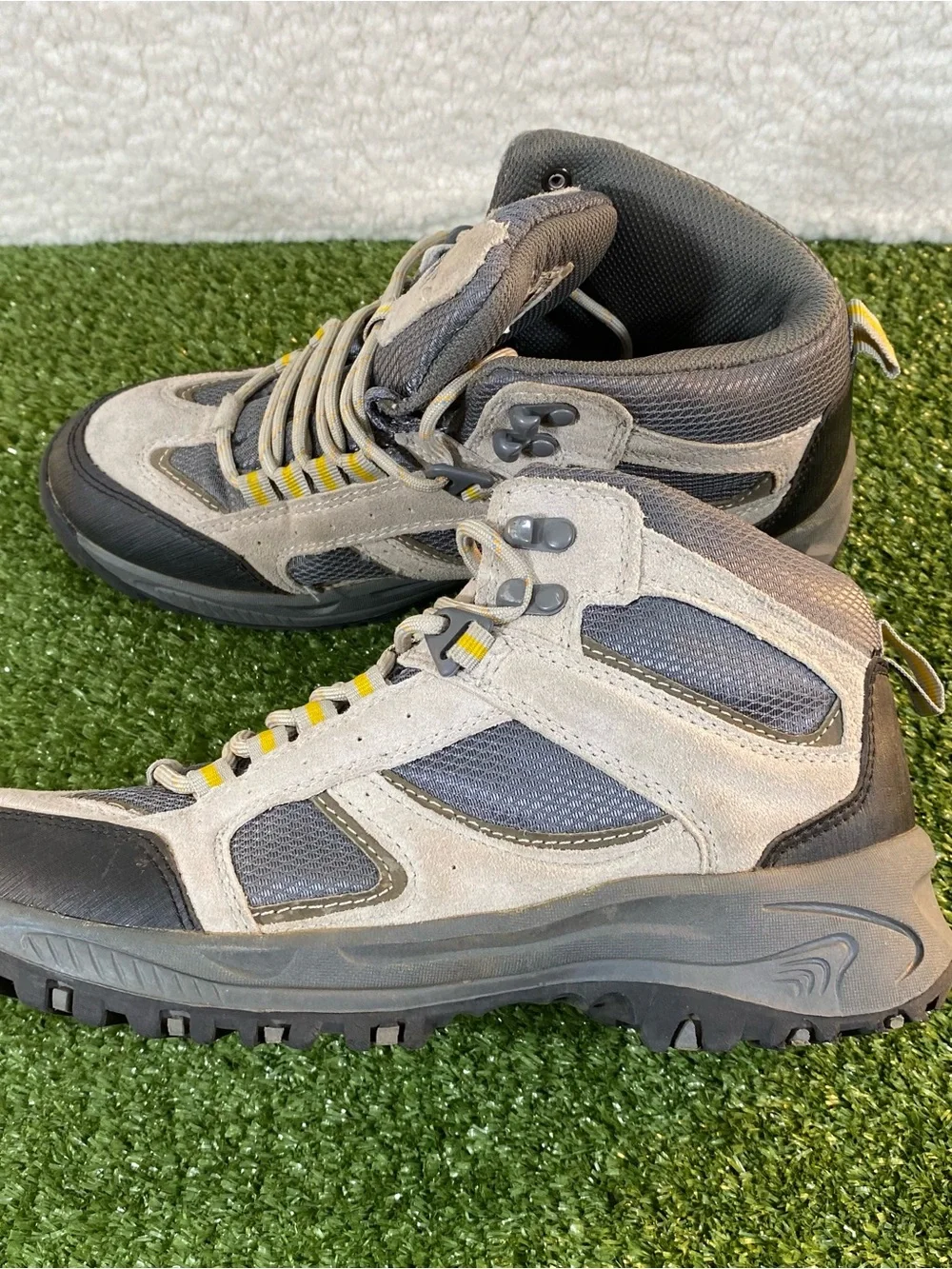 Denali Clearwater Hiking Boots Women's Size 8 Grey Black Suede HW40298AS